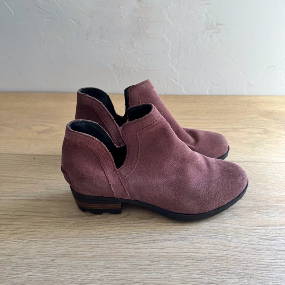 Sorel Womens Lolla Ankle Booties Sz 5.5 Cut Out NL2809-640 Purple Suede Pull On - Picture 2 of 9